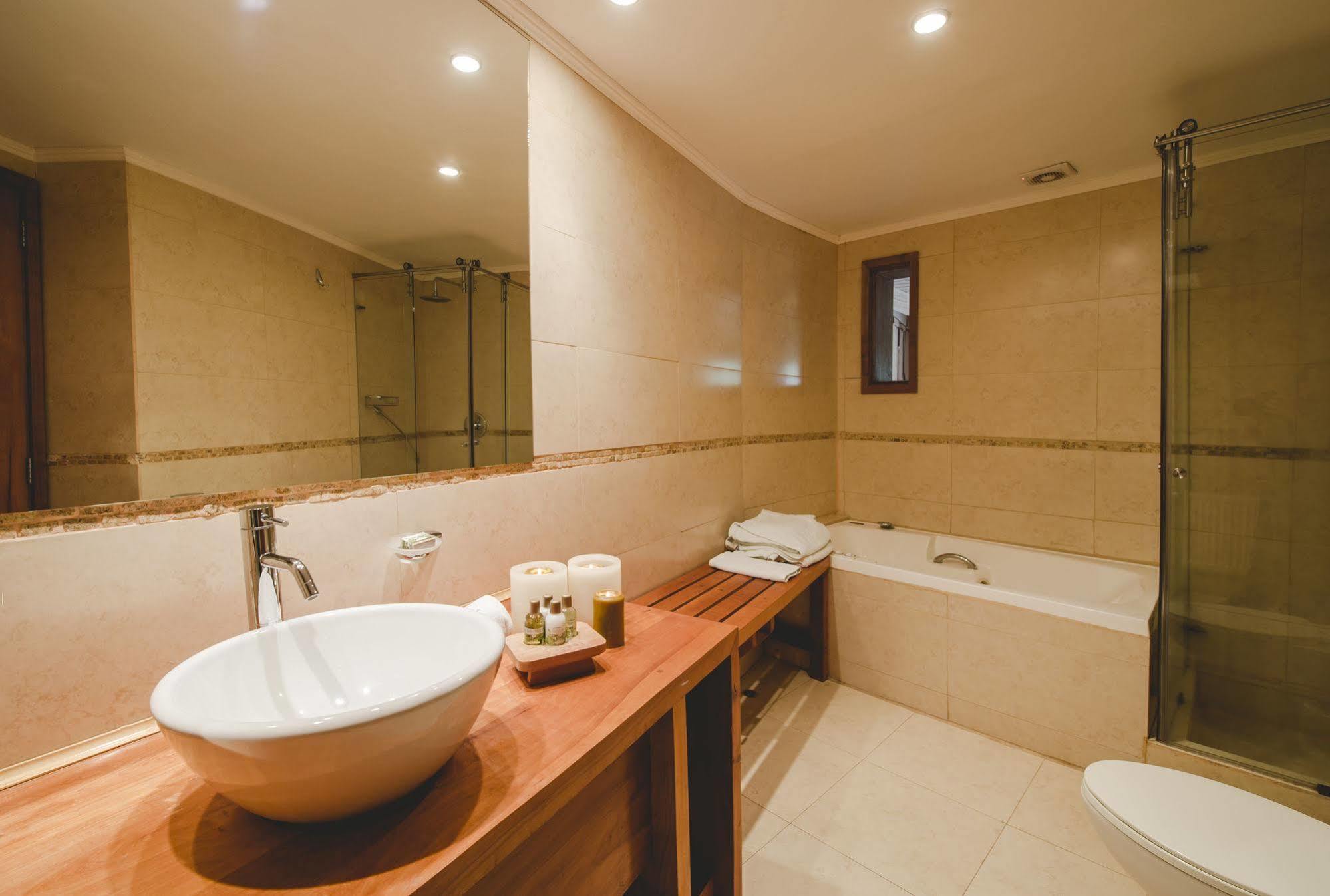 Huilo Huilo Nothofagus Hotel & Spa بويرتو فوي المظهر الخارجي الصورة